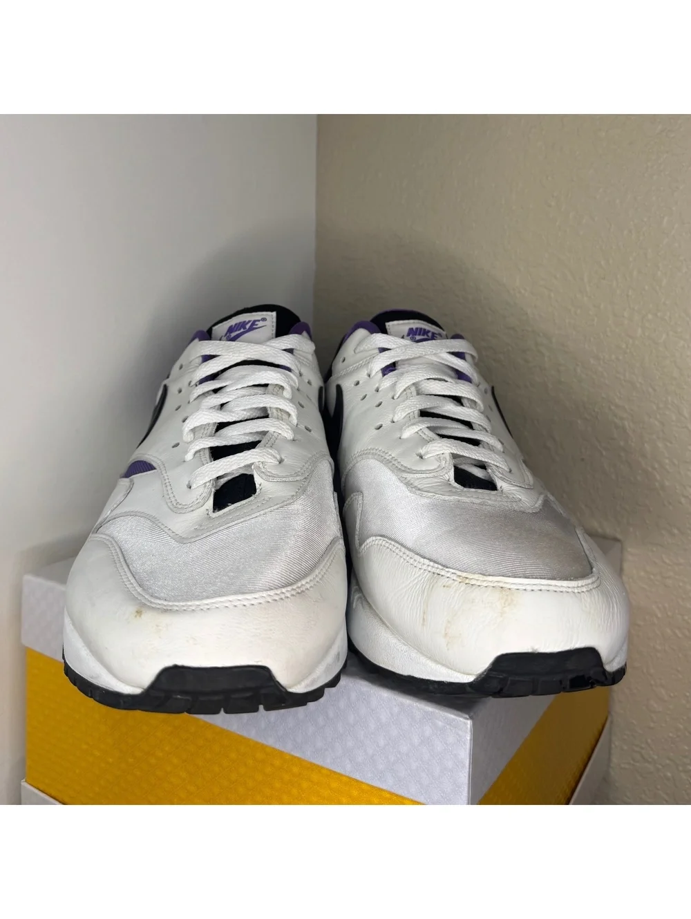 Nike Men’s White Black Purple Air Max Low-Top Sneakers